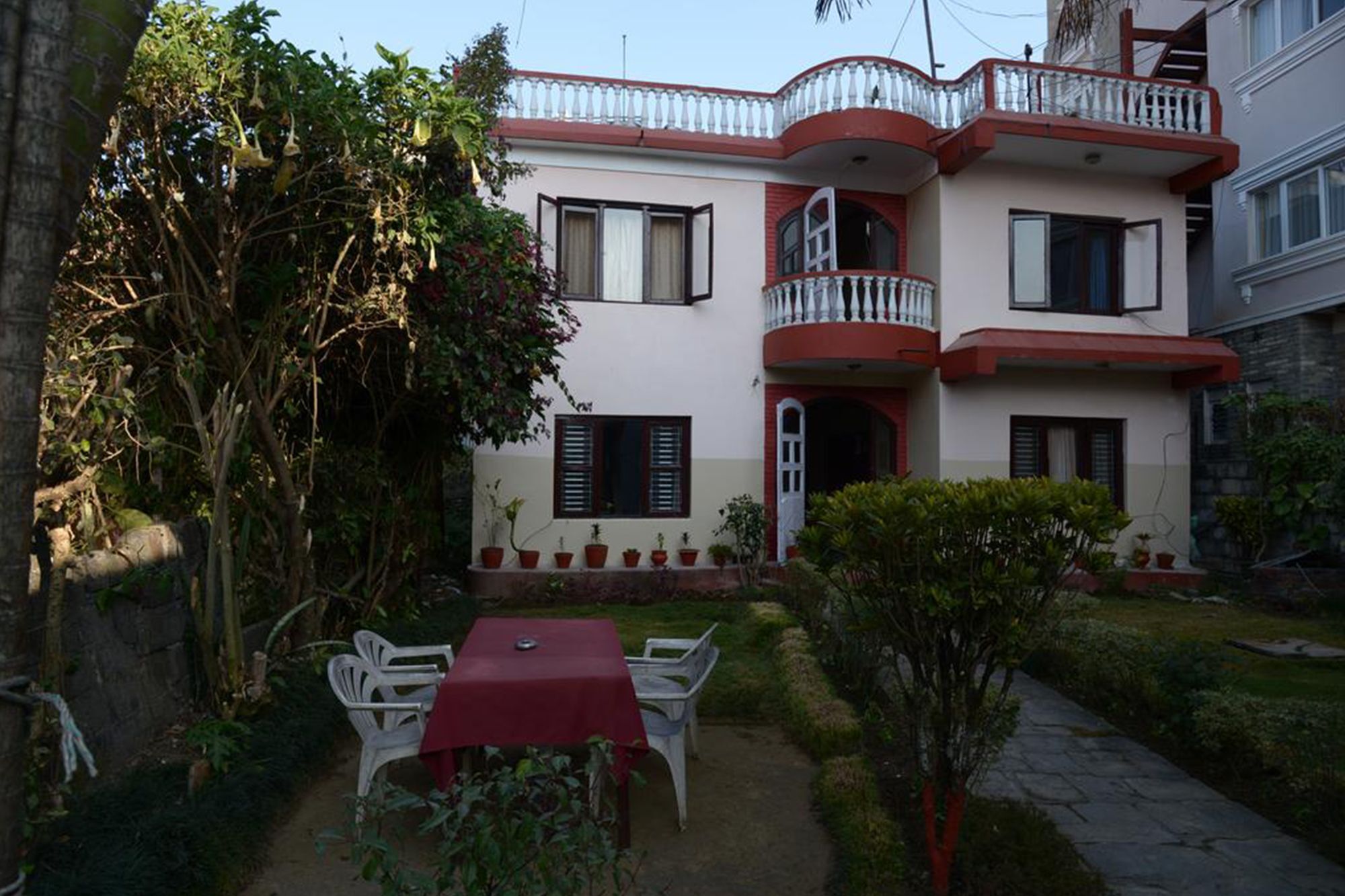 Nepali Cottage Guest House Pokhara Exterior photo